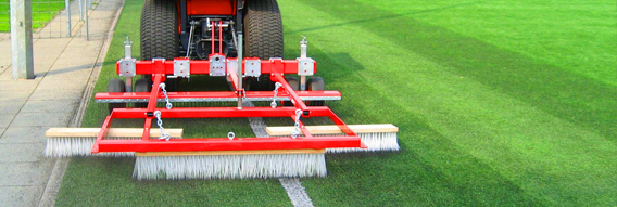 Advantage carrying out Maintenance on a 3G pitch